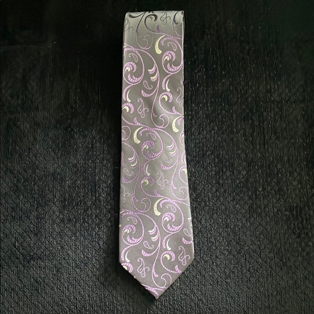 Van Heusen Gray and Purple Paisley Tie